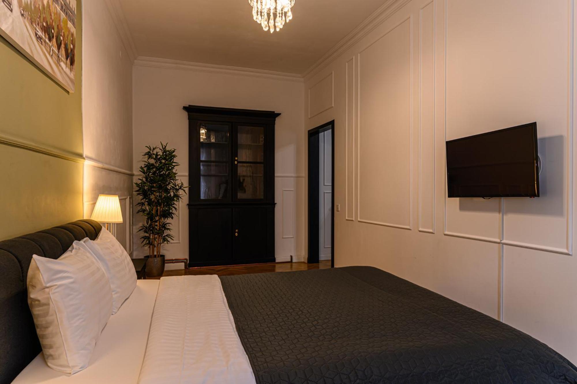 Colins Place Braşov Exterior foto